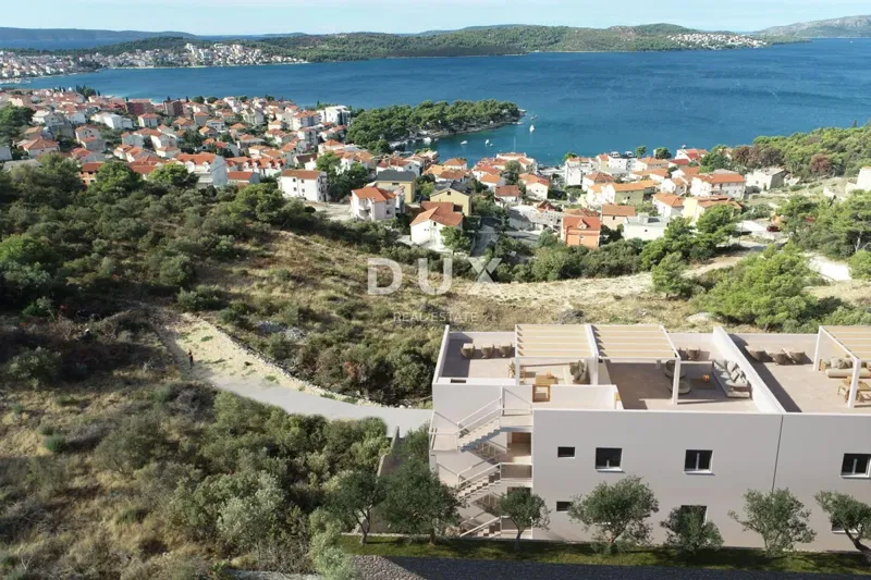 DALMATIA, TROGIR – Appartamento con due camere da letto, terrazza sul tetto e vista mare – 3