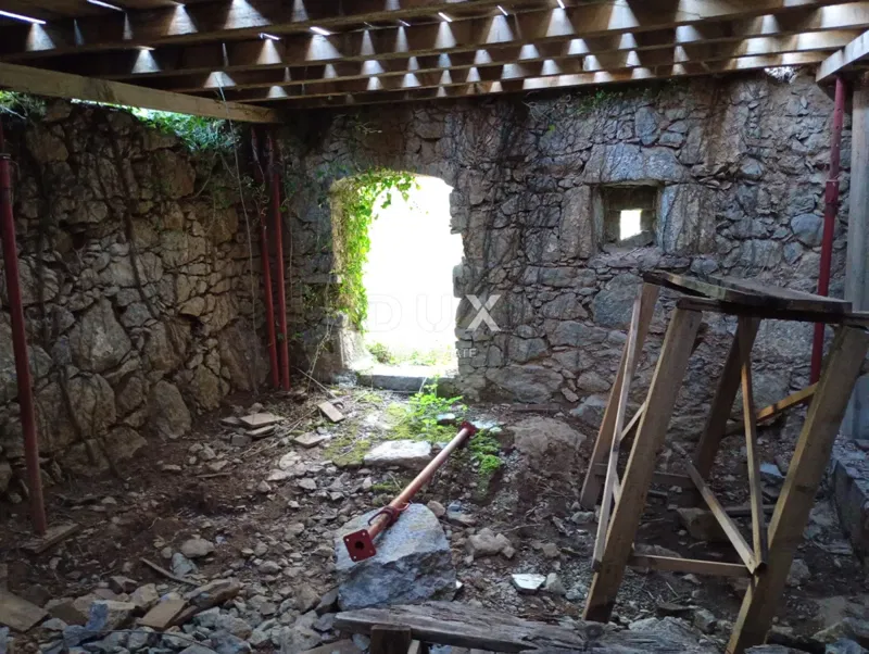 OPATIJA, PUŽI - Vecchia casa con permesso di costruzione 160m2 – 2
