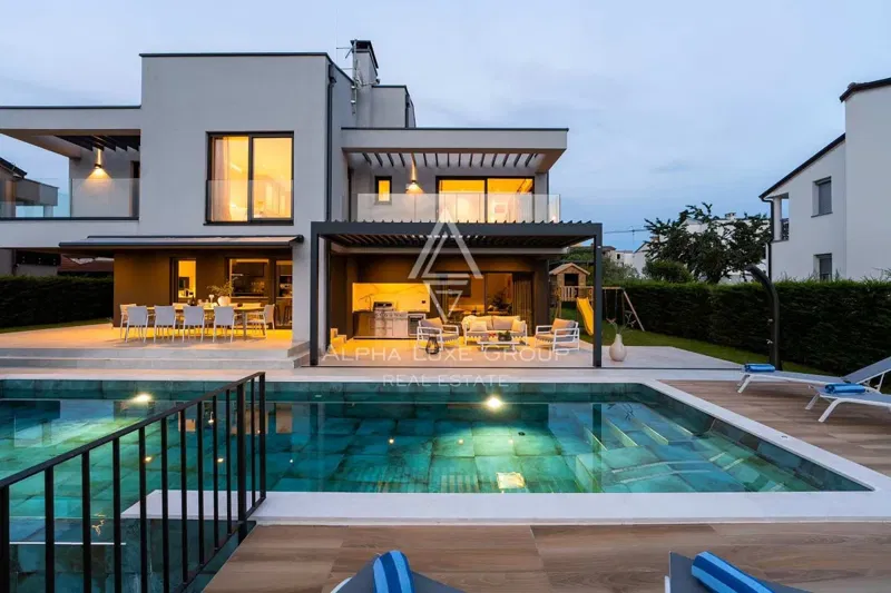 Istria, Parenzo: Villa moderna con piscina vicino mare – 2