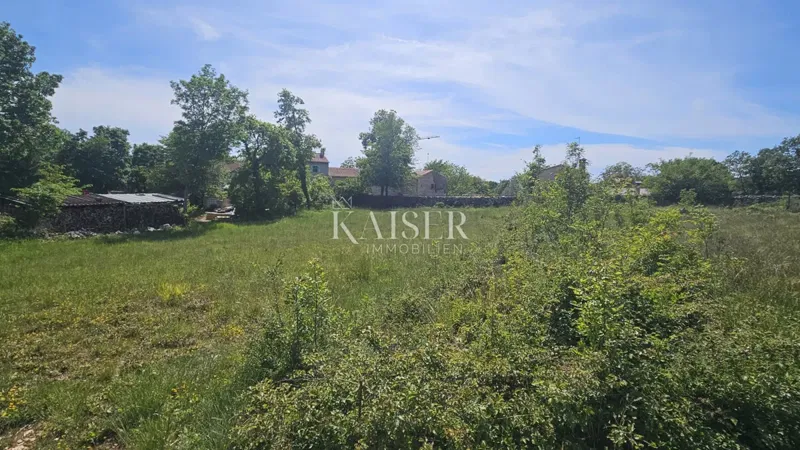 Stavební pozemek Makovci, Grožnjan, 814m2