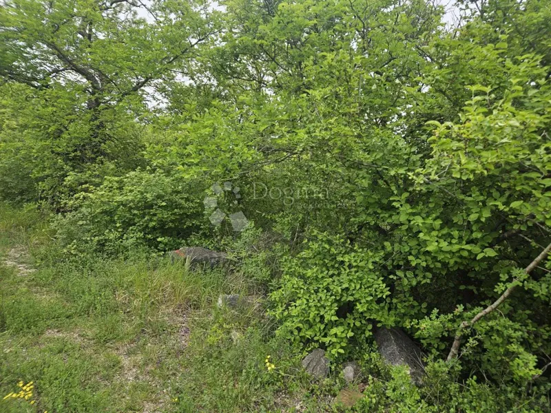 Mezőgazdasági terület Omišalj, 1.213m2 – 2