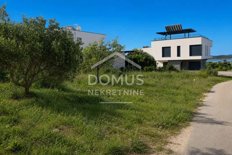 Vodice, attractive location, building land of 1,016 m² with sea view – 3
