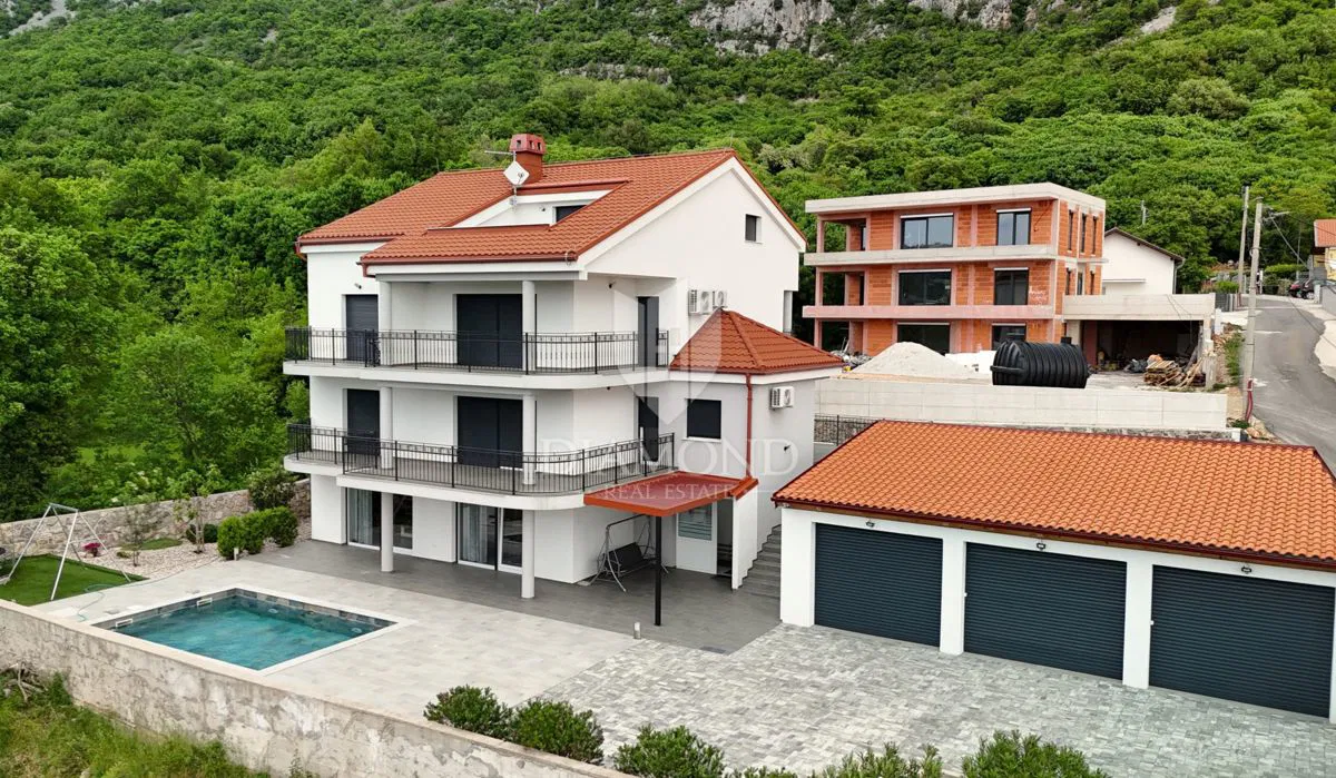 EKSKLUZIVNO U NAŠOJ PONUDI - BRIBIR - ETAŽA U MODERNOJ VILI