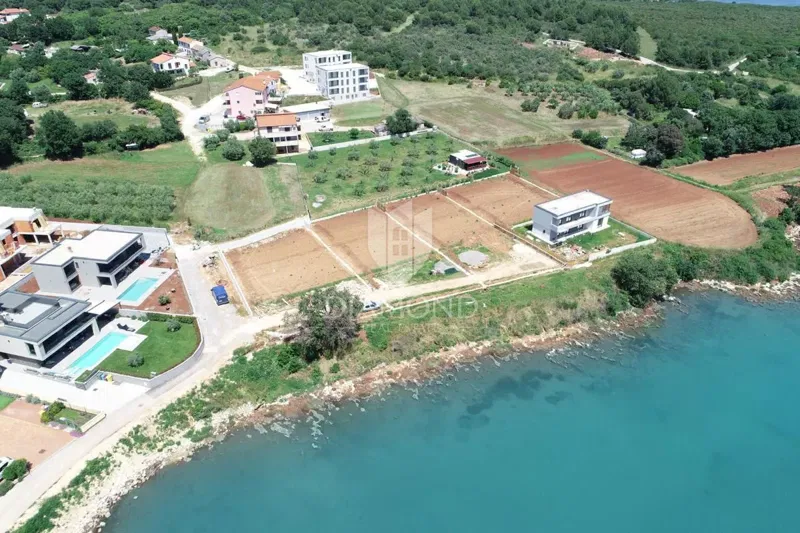 Building land with sea view - investment opportunity in Pomer – 3