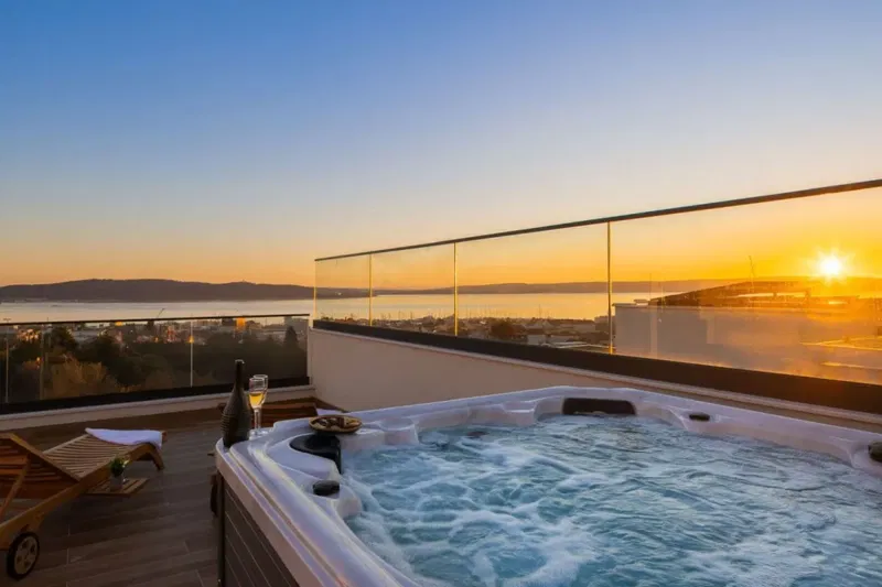 Villa di lusso di nuova costruzione con piscina e vista mare – 2