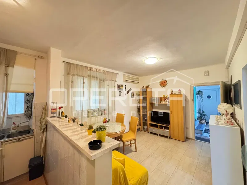 Appartamento Split Varoš, bilocale, 5 min dal lungomare, posizione tranquilla, potenziale – 3