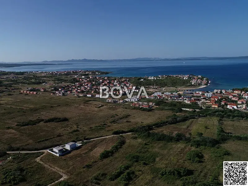 Građevinsko zemljište 3000 m2 – Privlaka *Prvi red do mora* (ID-2594/E)