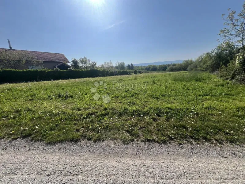 Stavební pozemek Mokrice, Oroslavje, 1.650m2