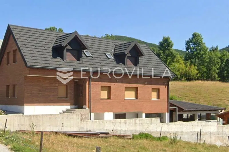 G. Kotar, Mrkopalj, kuća sa 4 apartmana na terenu od 2075 m²