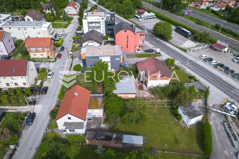 Zagreb, Samoborska cesta, family house on building land 868 m² within M1 and S purpose – 2