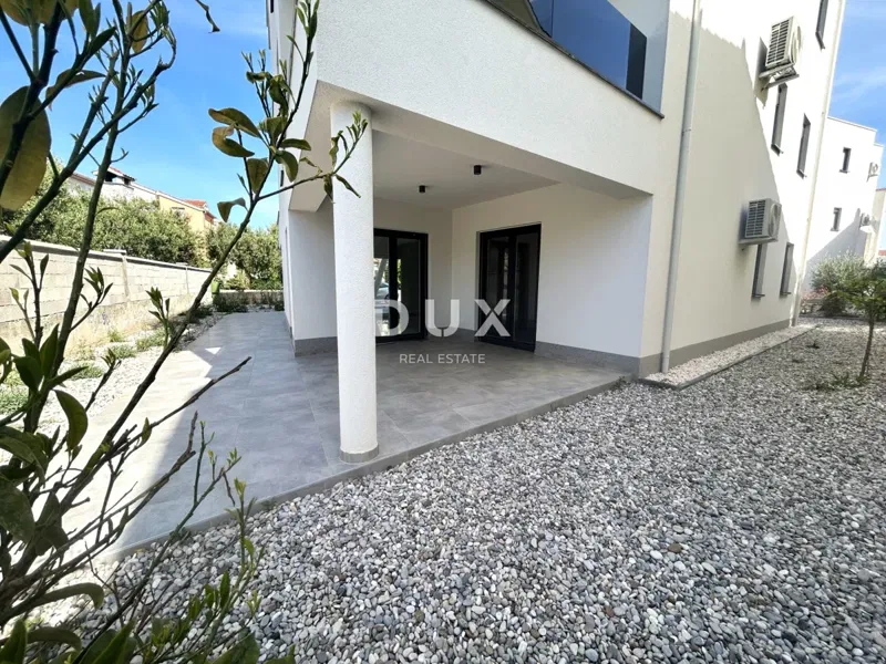 ŠIBENIK, VODICE – Földszint teraszokkal és kerttel az apartman körül, ÚJ ÉPÜLET – 2