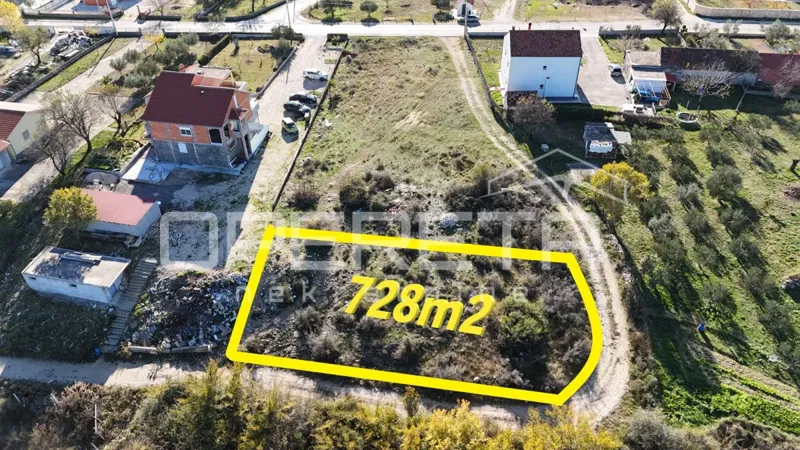 Poličnik – Terreno edificabile 728m² – 3