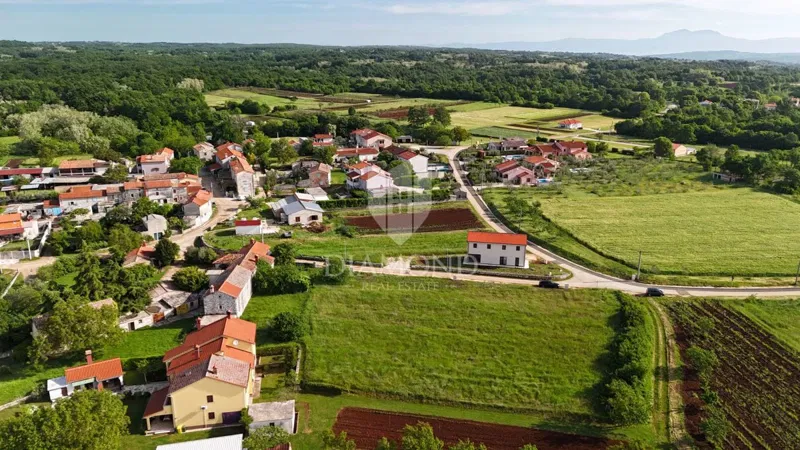 Barban, terreno con progetto e permesso – 2