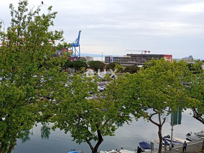 RIJEKA, OLD TOWN - Apartment with project 6 rooms 159 m2 – 2