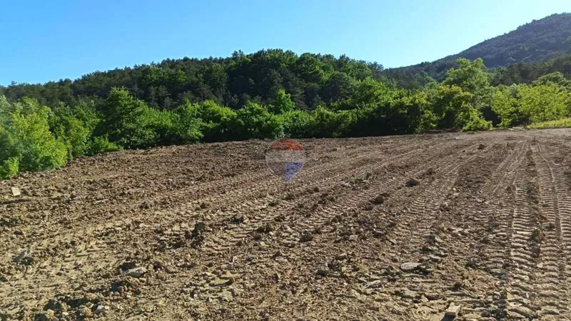 Non-structural plot Buzet, 18.144m2 – 2