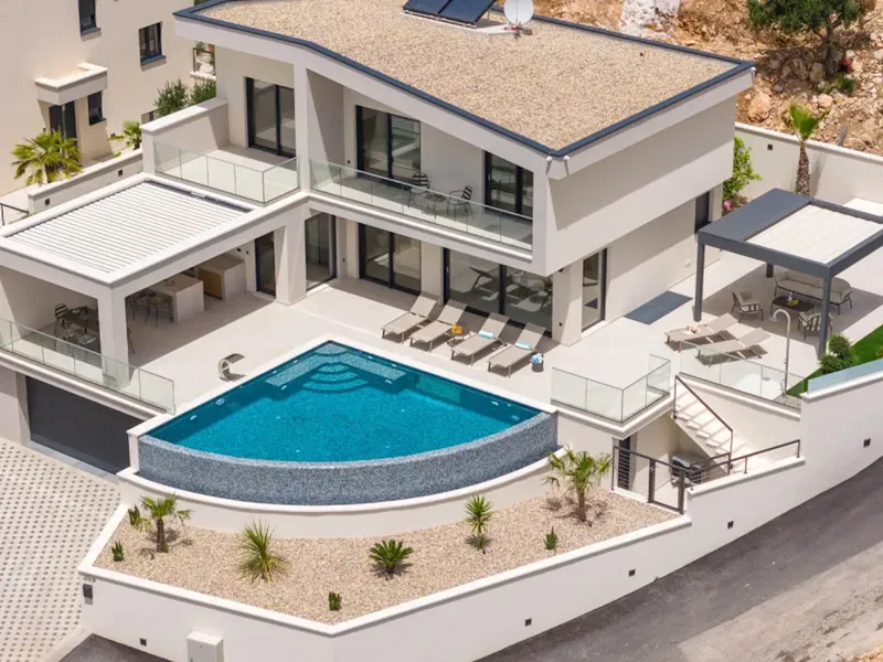 Split Immobilien – Luxusvilla mit Garage, in schöner Umgebung mit Meerblick, Umgebung von Split, zum Verkauf