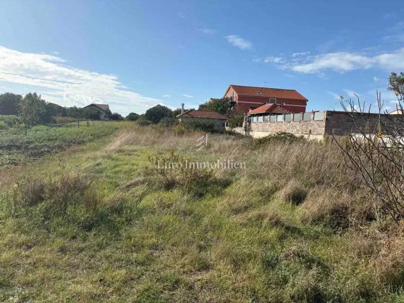 Zadar, Sukošan, građevinsko zemljište, 250m od mora!
