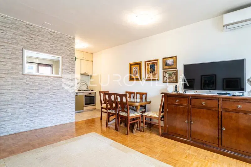 Split, Sućidar, an excellent three-bedroom apartment with a total area of 84 m² – 2