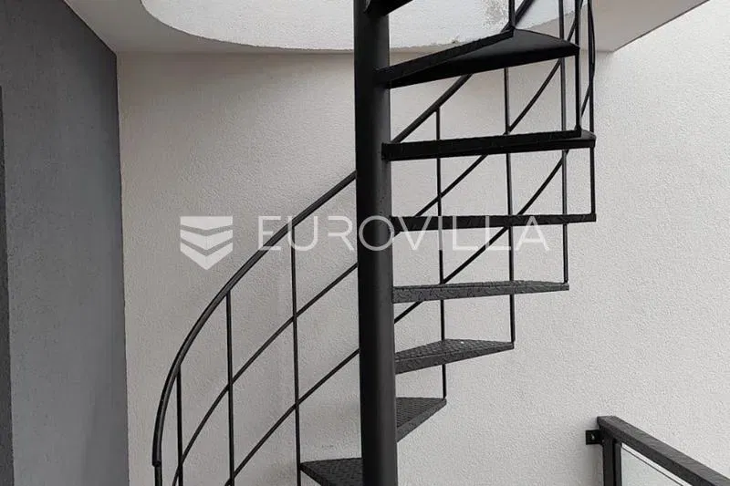 Istria, Umag - Exclusive Apartment with Private Rooftop Terrace and Stunning Sea View – 2
