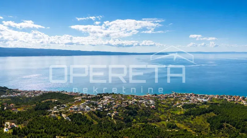 Terreno esclusivo di 3.330 m² con edificio legale, vista panoramica, permesso e potenziale di investimento, Podstrana – 2