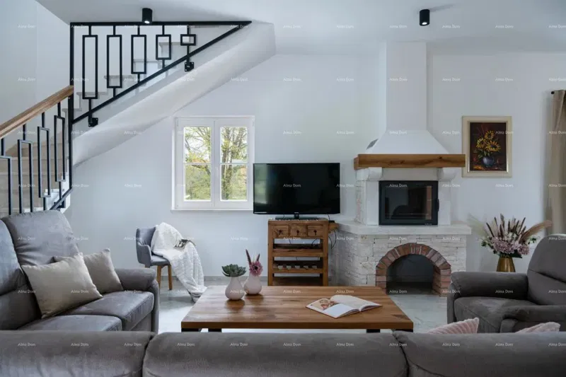 Sale - Luxury Villa with Pool and Jacuzzi on a Spacious Property, Marčana! – 3