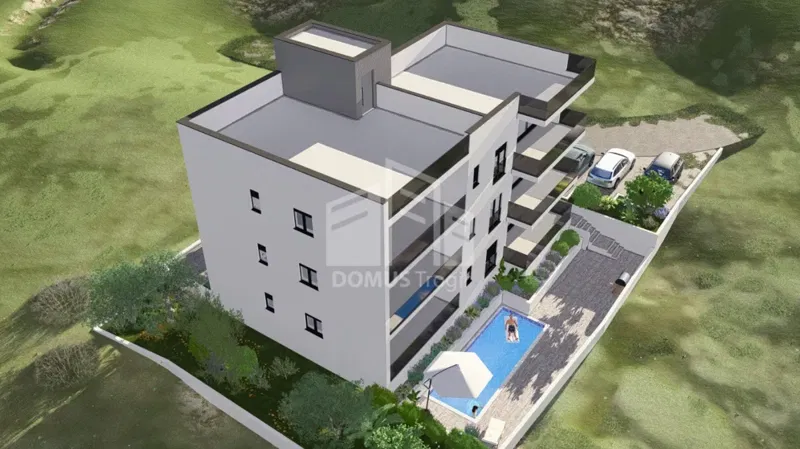 OKRUG GORNJI** Two-bedroom apartment on the ground floor with a garden – 2