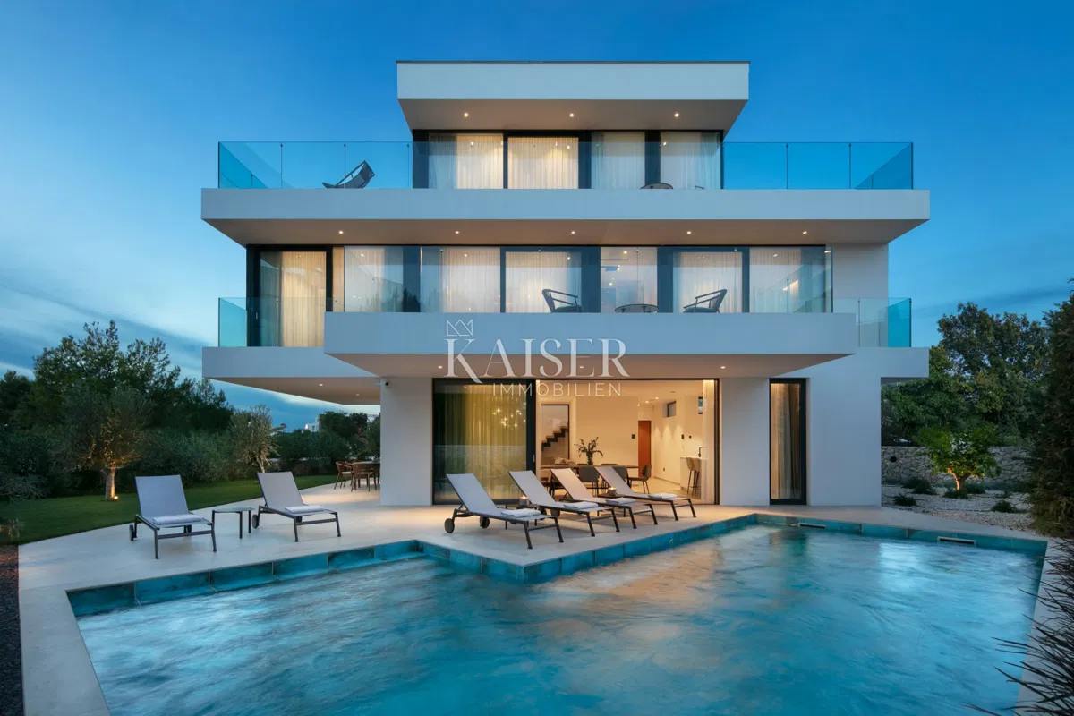 Zadar, Sukošan - Luxusvilla 495 m2, első sor a tengertől
