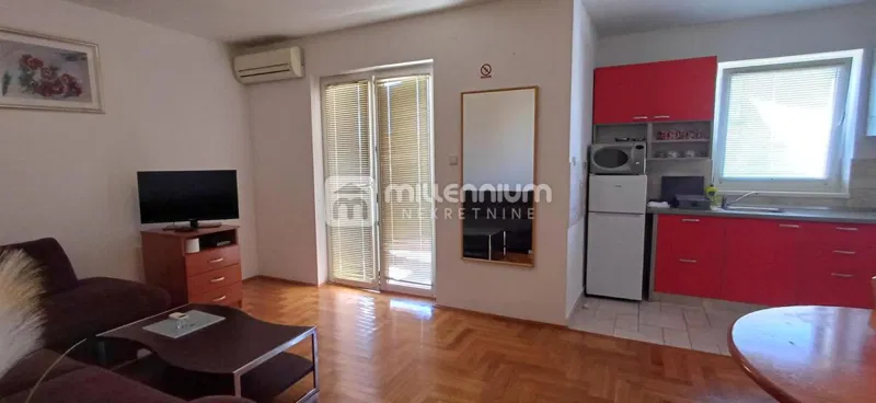 Otok Krk, Malinska, 59.14m2, 2s+db s terasom i parkingom – 2