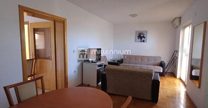 Otok Krk, Malinska, 58.53m2, 2s+db s terasom i parkingom – 2