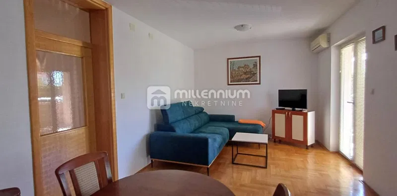 Otok Krk, Malinska, 59.14m2, 2s+db s terasom, vrtom i parkingom – 2