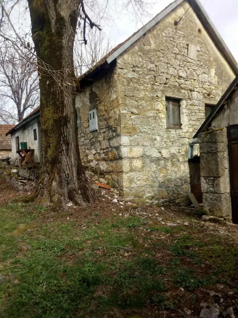 Dom Tomingaj, Gračac, 85m2 – 2