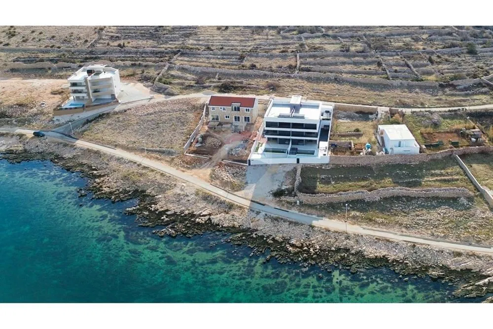 Stan:Krovna terasa s bazenom, Vinjerac, 141 m2, novogradnja (prodaja)