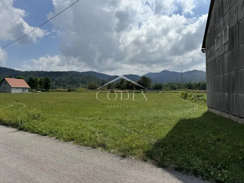 Vrata - prodaja građevinskog terena s projektom