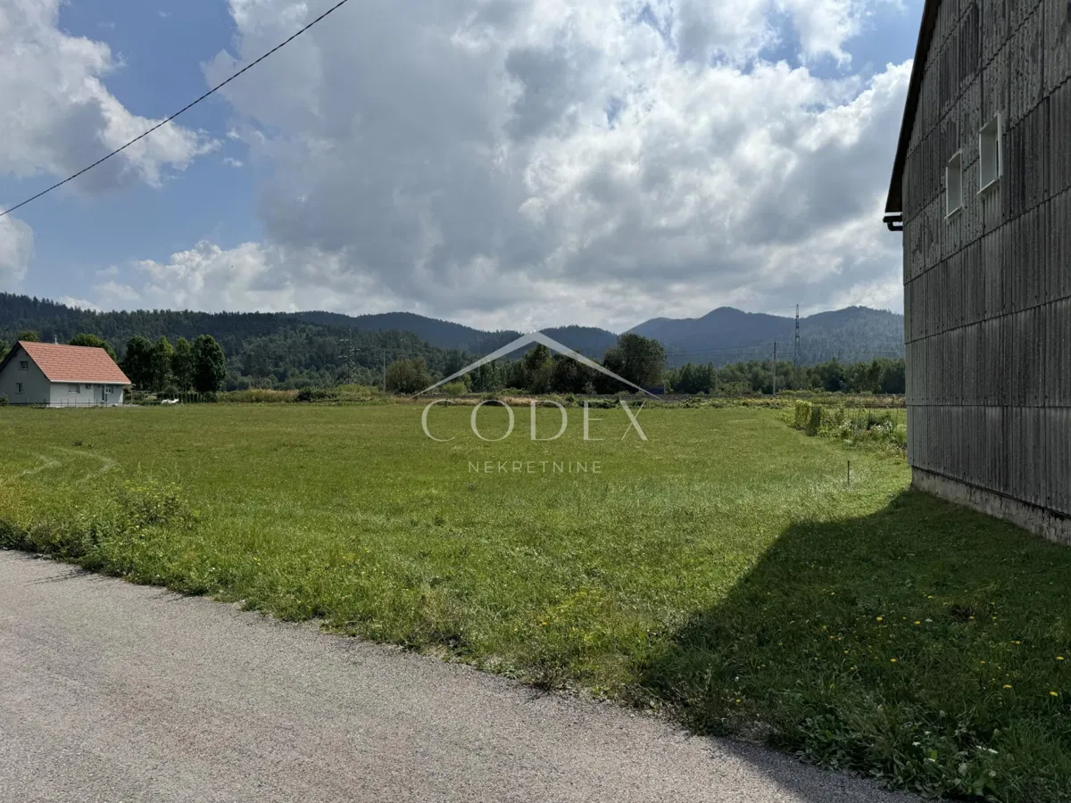 Vrata - prodaja građevinskog terena s projektom