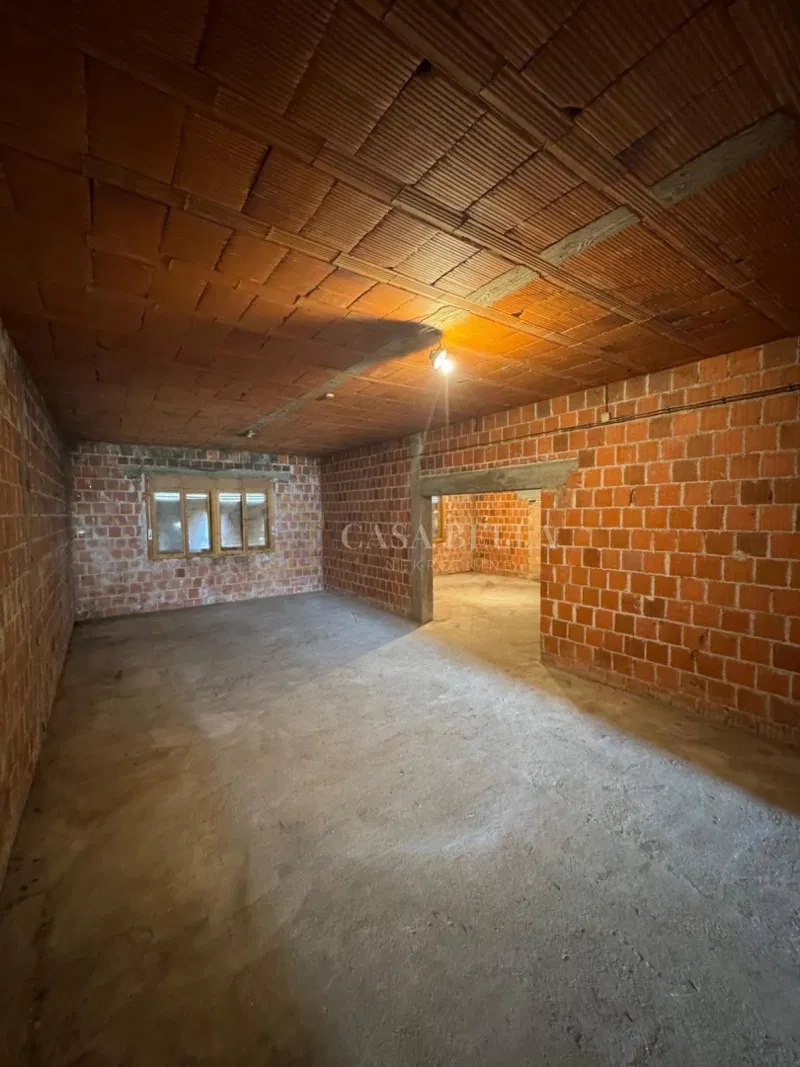 Poslovni prostor, skladište, 200m2, prilika – 3