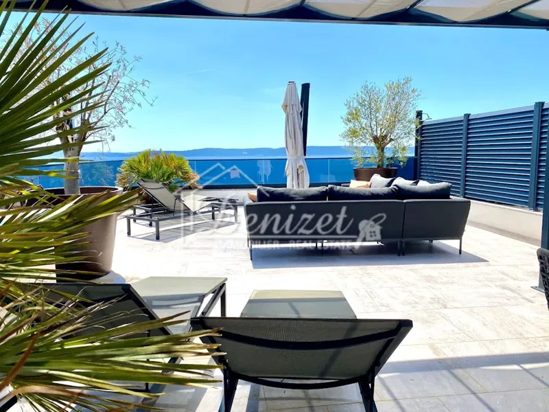 Penthouse s krovnom terasom na vrhunskoj lokaciji