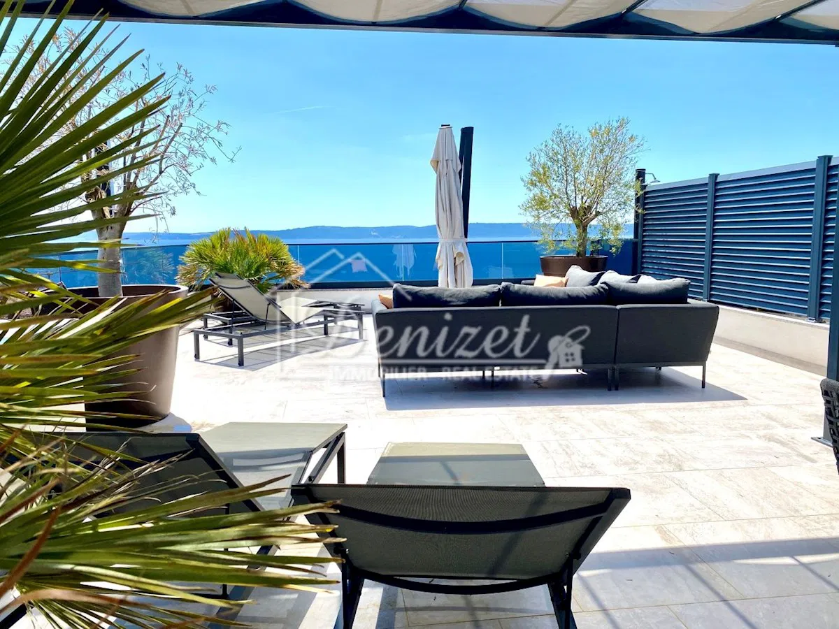 Penthouse s krovnom terasom na vrhunskoj lokaciji