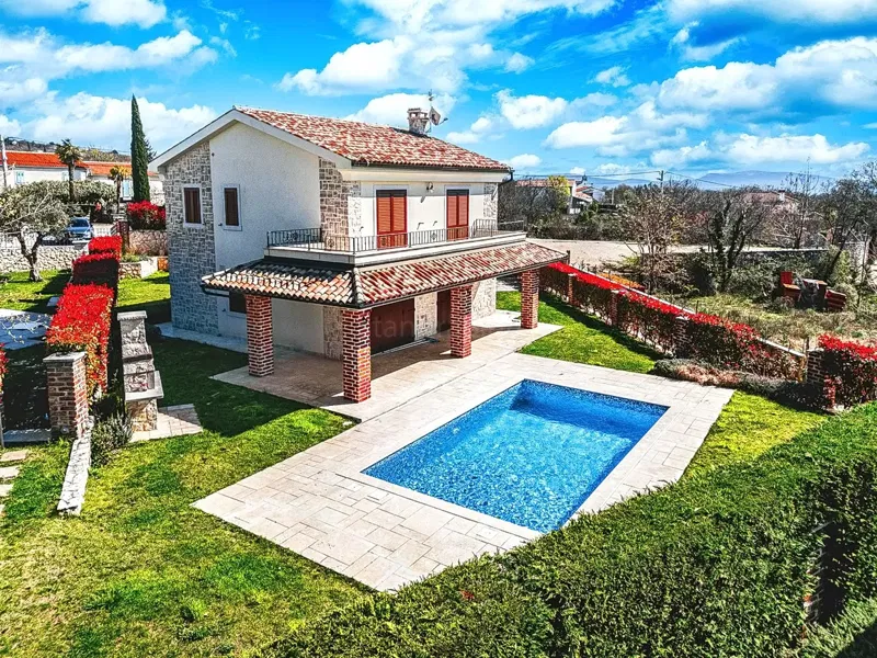 Dobrinj környéke, mediterrán villa tágas kerttel, csendes környezetben! – 2