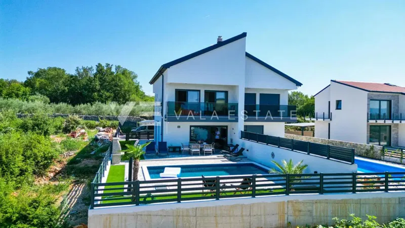 CASA BIFAMILIARE MODERNA CON PISCINA E VISTA MARE