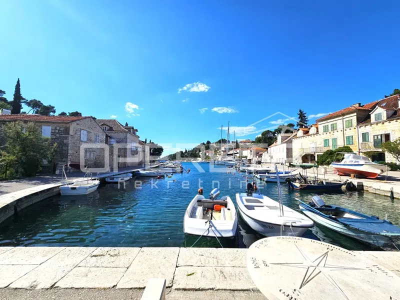 Brač, Bobovišća sul mare – casa in seconda fila dal mare e uliveto – 2