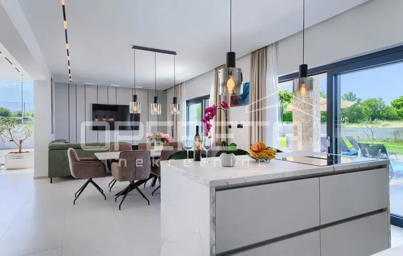 Exclusive villa with a pool, tennis court, and jacuzzi – peaceful location near Rabac – 3