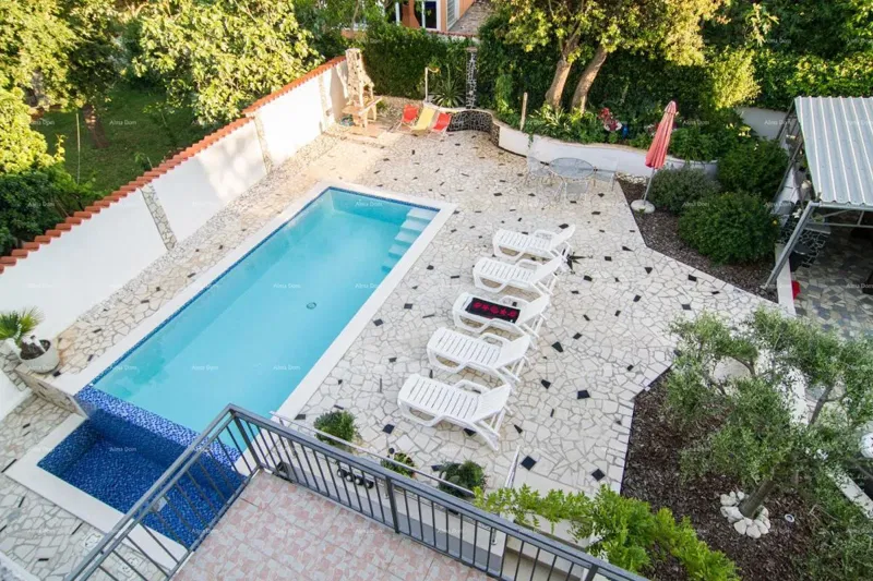 For Sale: Apartment House with Pool and Sea View – Banjole! – 2