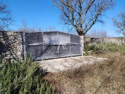 Krk – atraktivan maslinik 10.820 m² na rubu građevinske zone s vodom ID 666