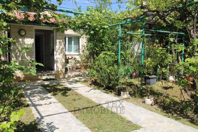 Poreč area - detached house with an apartment, 2 km from the sea – 2