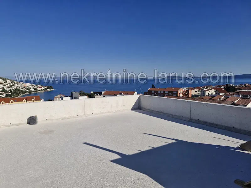 Penthouse tetőterasszal, S14