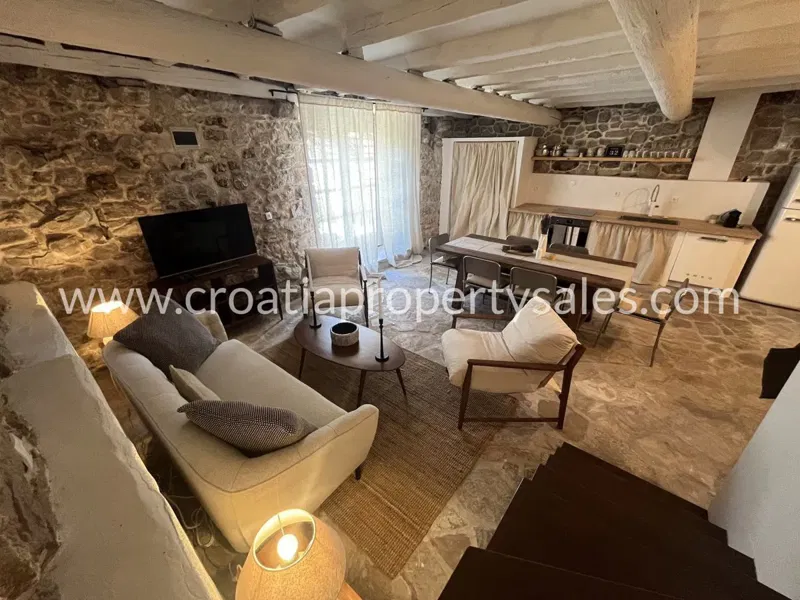 Hvar, stara kamena kuća, prodaja, 310.000 €