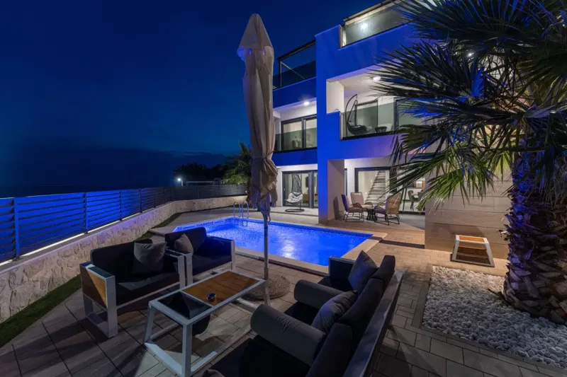 Villa di lusso in prima fila sul mare con vista panoramica – 2