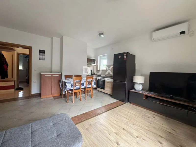 VIŠKOVO, MARINIĆI – 2 camere da letto + soggiorno, balcone, posto auto, costruzione recente – 2