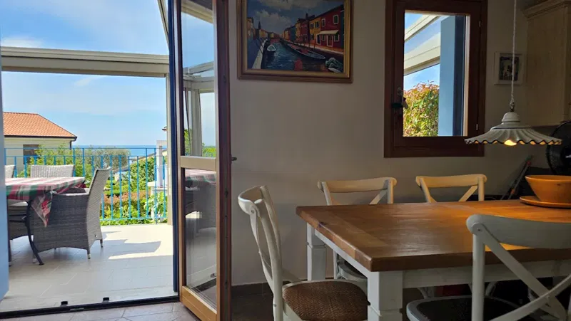 Dvosoban stan uz plažu u Lovrečici