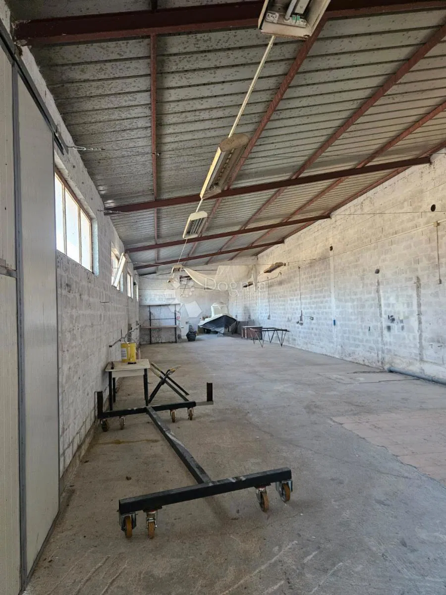 Коммерческая Bužinija, Novigrad, 400m2